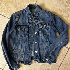 Women’s Gap Jean Jacket NWOT